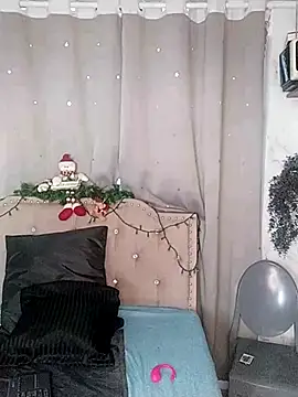 eva delight  online show from 11/24/25, 11:10