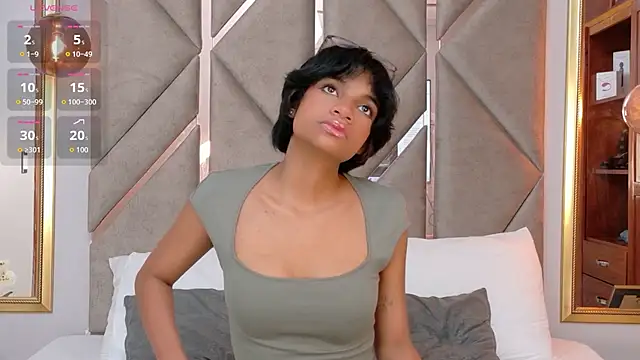 Amelia-Thompson online show from 10/28/25, 01:25