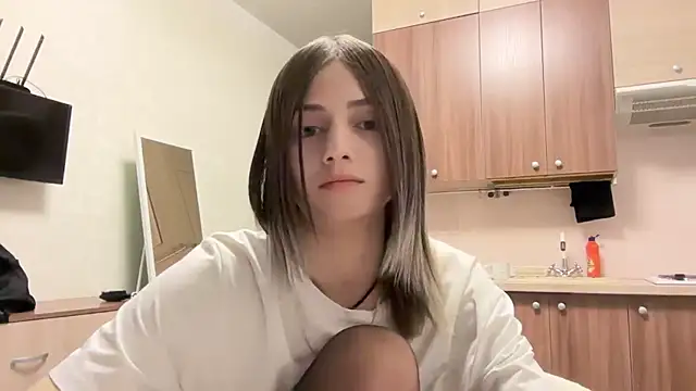 AidaGloshen online show from 10/30/25, 06:19