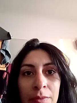 Snapshot of besosseductores chatting on 10/24/25, 11:12 besosseductores online show from 10/24/25, 11:12