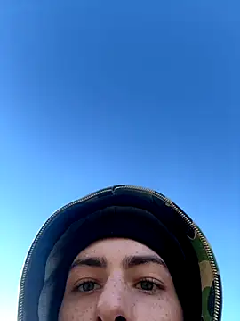 Snapshot of slimshadypt2 chatting on 11/21/25, 04:16 slimshadypt2 online show from 11/21/25, 04:16