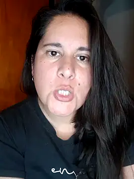 Clara Arg online show from 11/13/25, 01:26