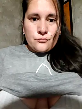 Clara Arg online show from 12/16/25, 02:27