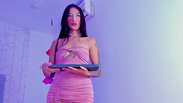 Snapshot of StephanyRouss chatting on 02/18/26, 12:34 StephanyRouss online show from 02/18/26, 12:34