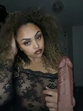 Snapshot of CaramelCarmenxox chatting on 06/12/26, 09:25 CaramelCarmenxox online show from 06/12/26, 09:25
