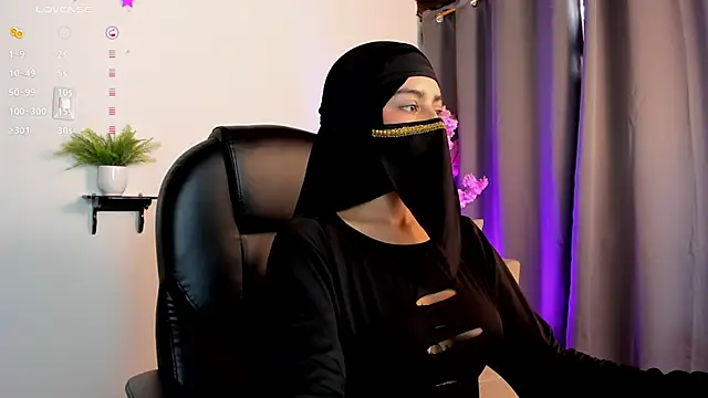 shaima   online show from 03/26/26, 07:41