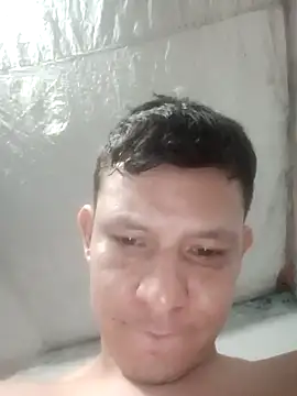 Snapshot of helan69 chatting on 10/26/25, 05:41 helan69 online show from 10/26/25, 05:41