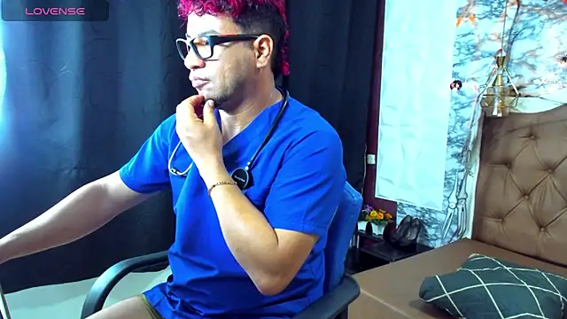 Snapshot of Steven_Thosom chatting on 10/27/25, 11:41 Steven Thosom online show from 10/27/25, 11:41