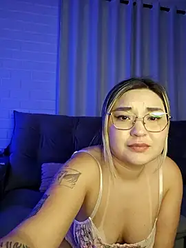 Snapshot of Kamila_ococial51 chatting on 10/24/25, 11:45 Kamila ococial51 online show from 10/24/25, 11:45