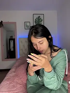 BIJOU SECRET online show from 04/18/26, 04:05