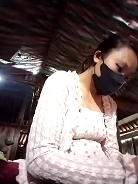Snapshot of bong-ngo chatting on 12/15/25, 01:54 bong-ngo online show from 12/15/25, 01:54