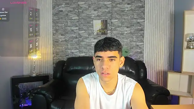 zack joness18 online show from 11/15/25, 03:48