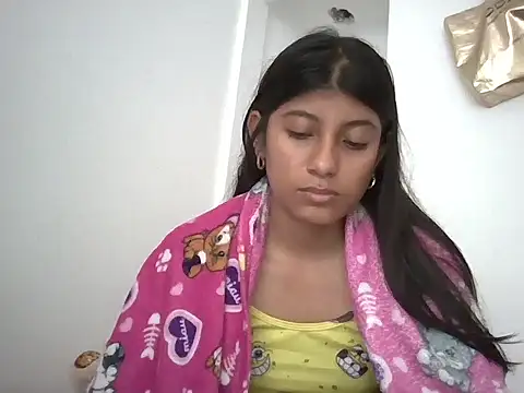 YeseniaRodriguez3 online show from 03/06/26, 12:56