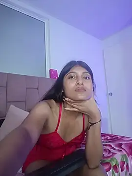 YeseniaRodriguez3 online show from 05/25/26, 02:17