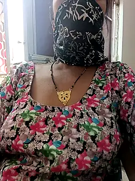 Janvi kapor online show from 10/28/25, 08:07