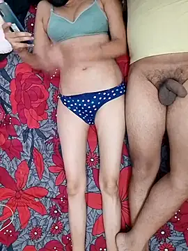 Snapshot of couple-open-enjoy chatting on 05/27/26, 12:13 couple-open-enjoy online show from 05/27/26, 12:13
