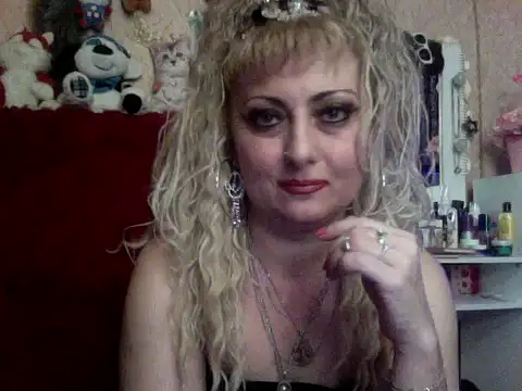 xHot Amazonq online show from 11/01/25, 07:49