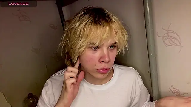 Snapshot of nikolasbucks chatting on 02/17/26, 08:37 nikolasbucks online show from 02/17/26, 08:37