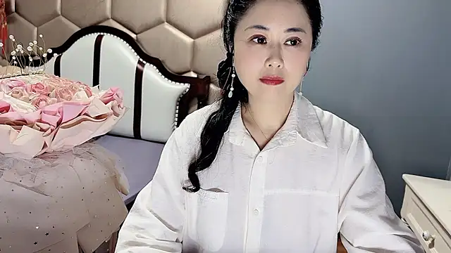 yaoyao22678 online show from 04/18/26, 01:31