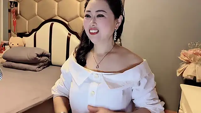 yaoyao22678 online show from 05/07/26, 02:06