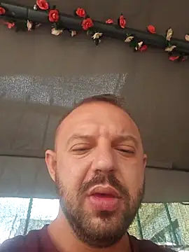 Snapshot of ElitecoupleX chatting on 10/26/25, 10:32 ElitecoupleX online show from 10/26/25, 10:32