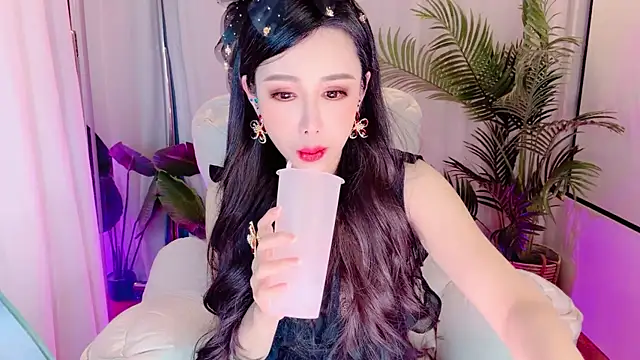 Vv123668 online show from 11/17/25, 01:39