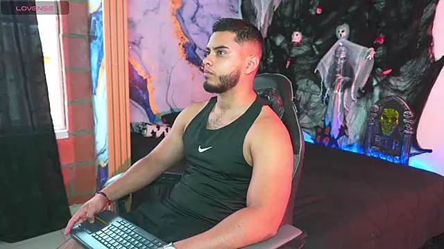 Tiler wolker online show from 10/29/25, 07:59