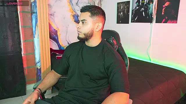 Tiler wolker online show from 11/01/25, 08:33