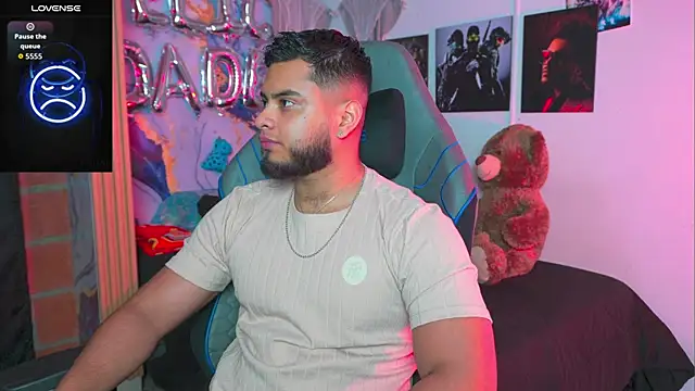 Tiler wolker online show from 04/14/26, 12:05