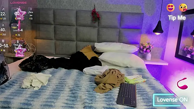 Luna Bella3 online show from 12/18/25, 10:54