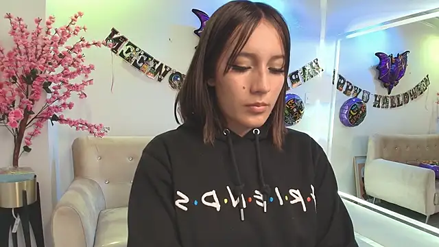 Lili scott online show from 10/29/25, 03:20