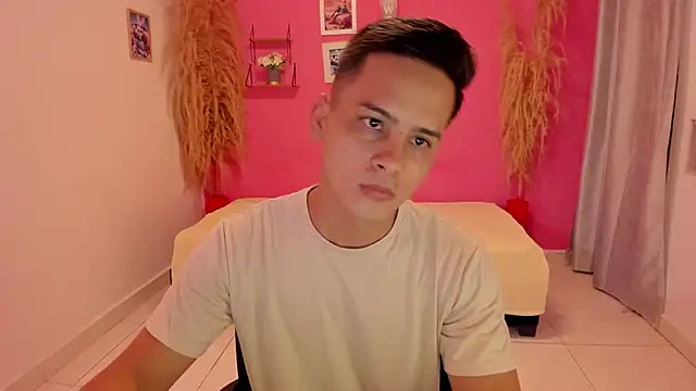 elmasmas01 online show from 11/07/25, 12:49