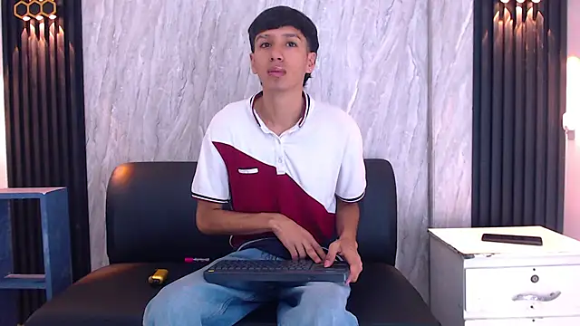 Snapshot of LaPantera_Rosa chatting on 10/27/25, 07:40 LaPantera Rosa online show from 10/27/25, 07:40