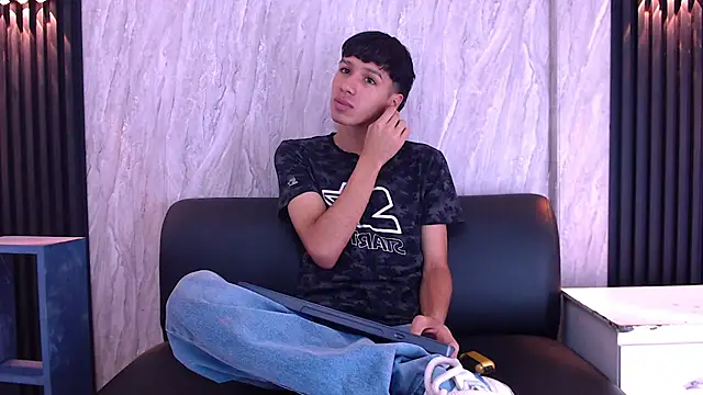 Snapshot of LaPantera_Rosa chatting on 10/28/25, 07:16 LaPantera Rosa online show from 10/28/25, 07:16