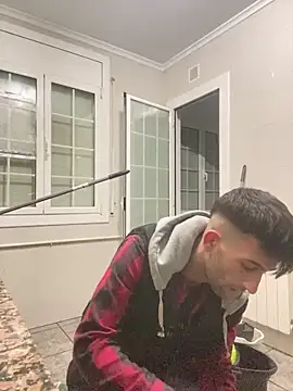 Snapshot of Dondeloquieras4 chatting on 02/16/26, 07:43 Dondeloquieras4 online show from 02/16/26, 07:43