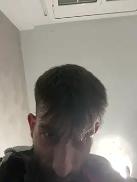 Snapshot of Dondeloquieras4 chatting on 02/22/26, 03:18 Dondeloquieras4 online show from 02/22/26, 03:18