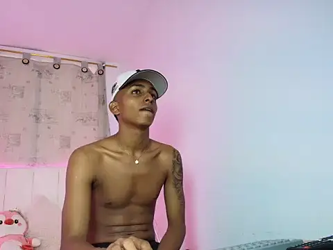 Snapshot of Andrea_leo10 chatting on 11/12/25, 03:12 Andrea leo10 online show from 11/12/25, 03:12