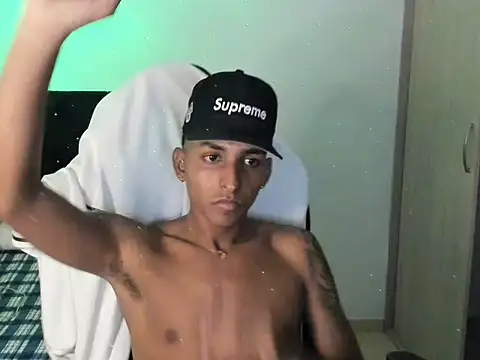 Snapshot of Andrea_leo10 chatting on 01/10/26, 06:15 Andrea leo10 online show from 01/10/26, 06:15