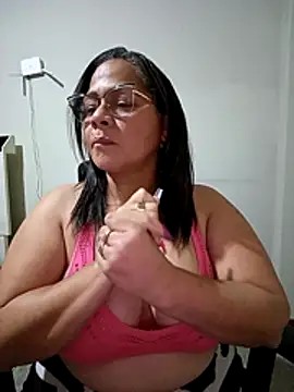 Snapshot of Angie_milf50 chatting on 05/10/26, 12:49 Angie milf50 online show from 05/10/26, 12:49