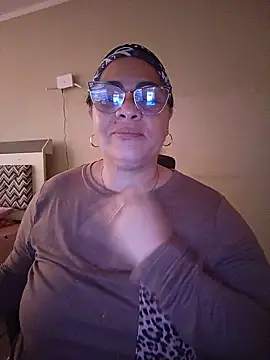 Snapshot of Angie_milf50 chatting on 06/05/26, 02:23 Angie milf50 online show from 06/05/26, 02:23