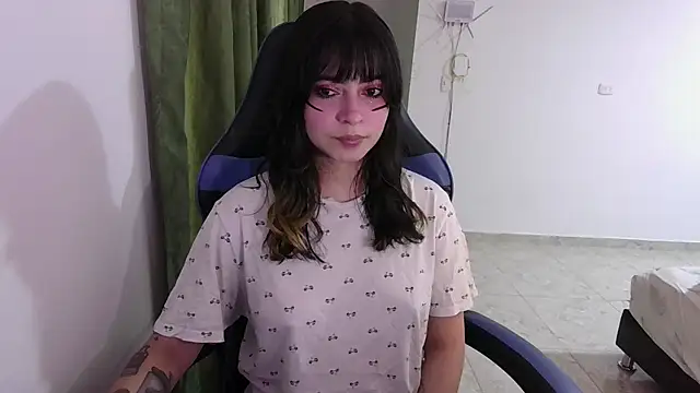 Snapshot of Annagoth_ chatting on 11/06/25, 09:59 Annagoth online show from 11/06/25, 09:59