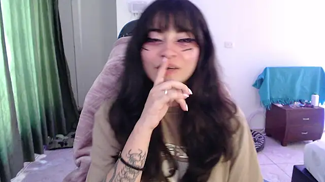 Snapshot of Annagoth_ chatting on 07/29/26, 06:28 Annagoth online show from 07/29/26, 06:28