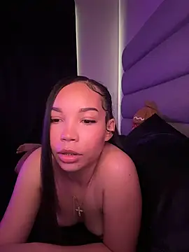 nikkiloveee online show from 02/02/26, 09:24