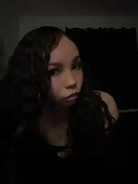 nikkiloveee online show from 05/13/26, 06:00