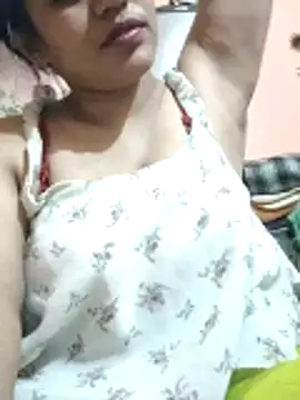 Snapshot of CUTE-GIRL-1 chatting on 10/27/25, 05:00 CUTE-GIRL-1 online show from 10/27/25, 05:00