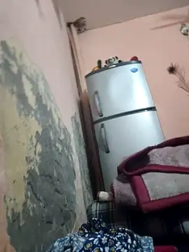 Snapshot of CUTE-GIRL-1 chatting on 11/25/25, 11:21 CUTE-GIRL-1 online show from 11/25/25, 11:21