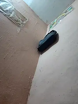 Snapshot of CUTE-GIRL-1 chatting on 12/23/25, 05:38 CUTE-GIRL-1 online show from 12/23/25, 05:38