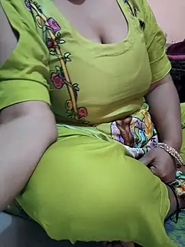 Snapshot of CUTE-GIRL-1 chatting on 01/11/26, 10:31 CUTE-GIRL-1 online show from 01/11/26, 10:31