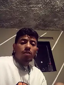 SkinniYamo online show from 03/12/26, 06:52