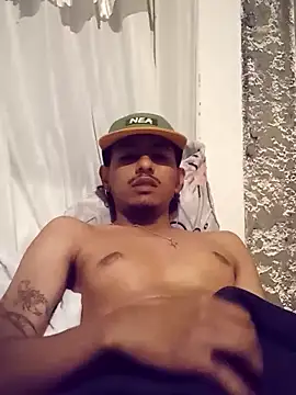 SkinniYamo online show from 03/18/26, 03:42